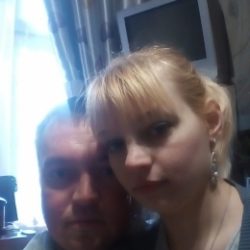 Семейная пара, ищем хорошенькую девушку с фантазиями в Ростове-на-дону для секса